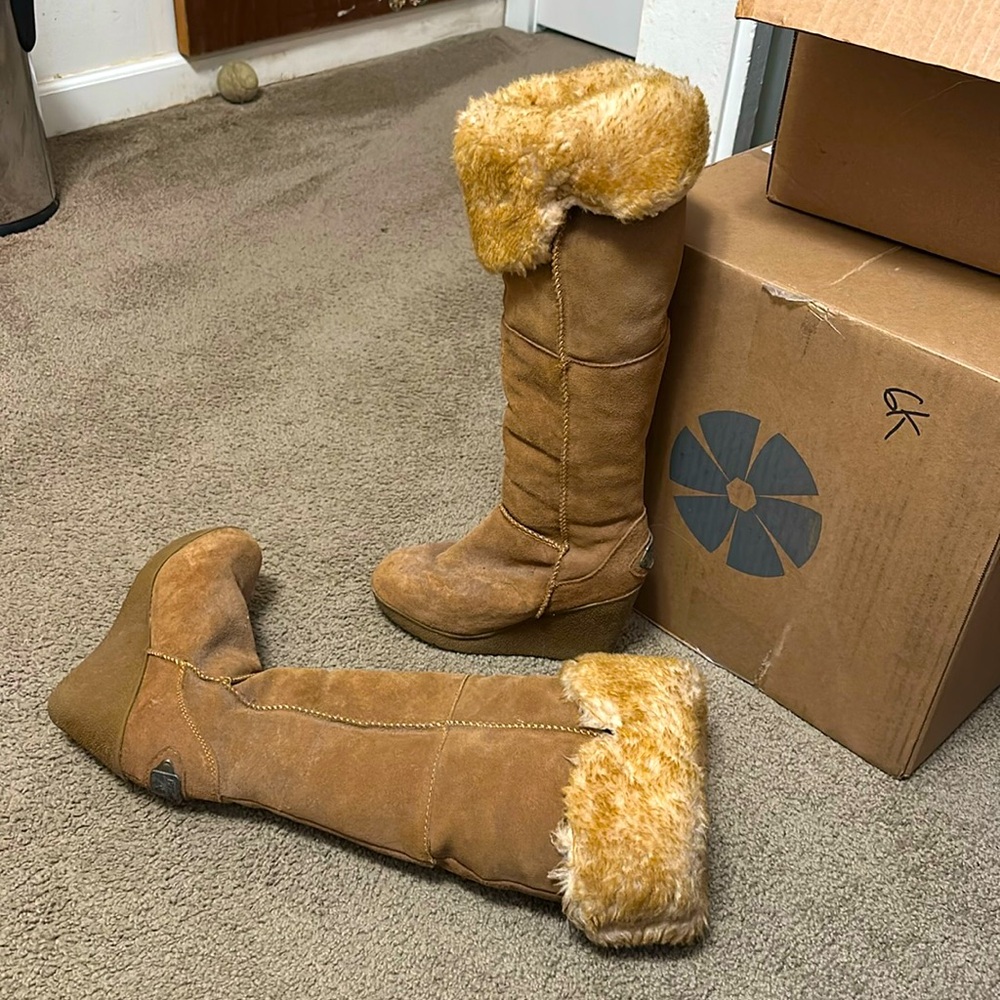 Beautiful Bear Paw wedge boots tan suede fuzzy sheepskin lining